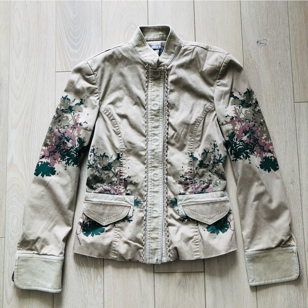 Tristan & Iseut Beige Crochet Detailed Plant Print Jacket - Picture 1 of 11